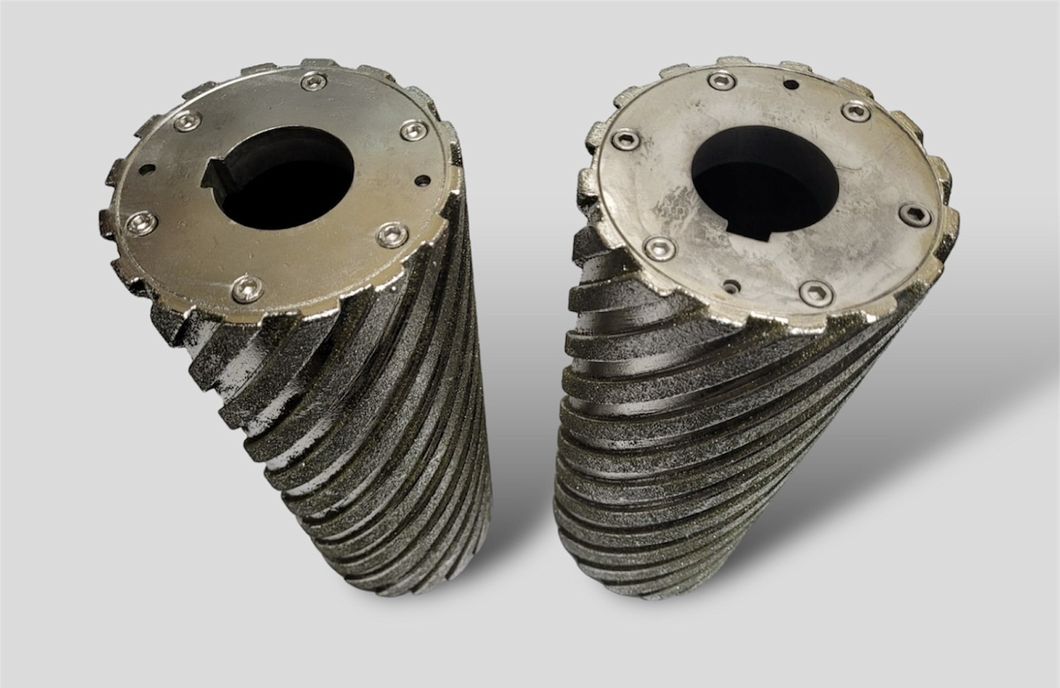 В УНИИКМ разработали новый специальный инструмент для обработки стеклопластиковых труб из композитов